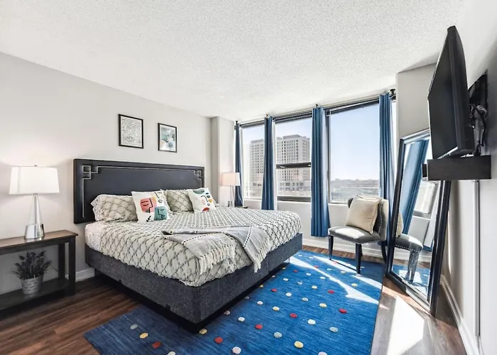 Mich Ave Downtown Grant Park, Museums 2bd-2ba #5 *